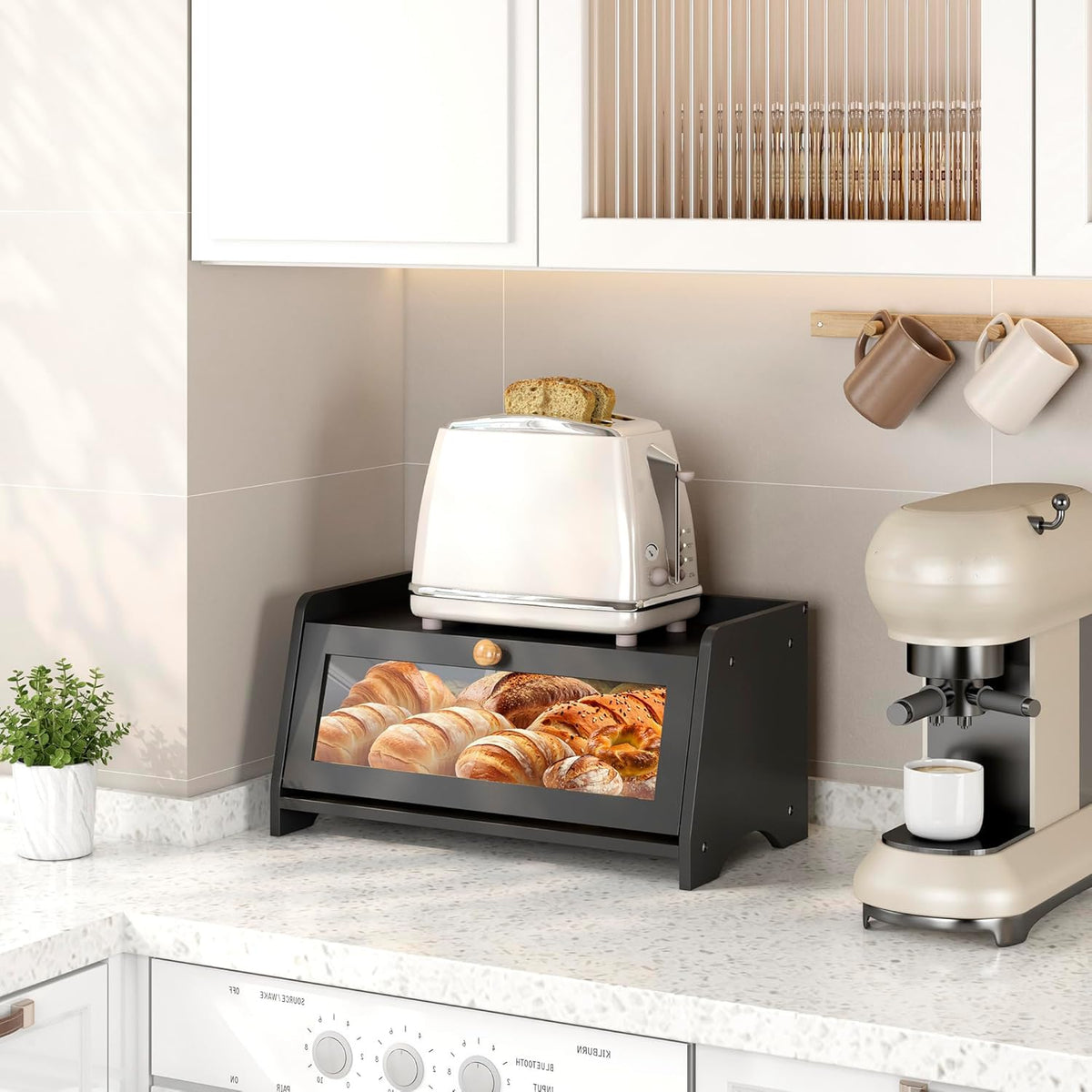 Smooth surface of JANSNIMEN bread box wipes clean easily.