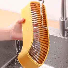 JAYVAR Strawberry slicer producing neat strawberry slices