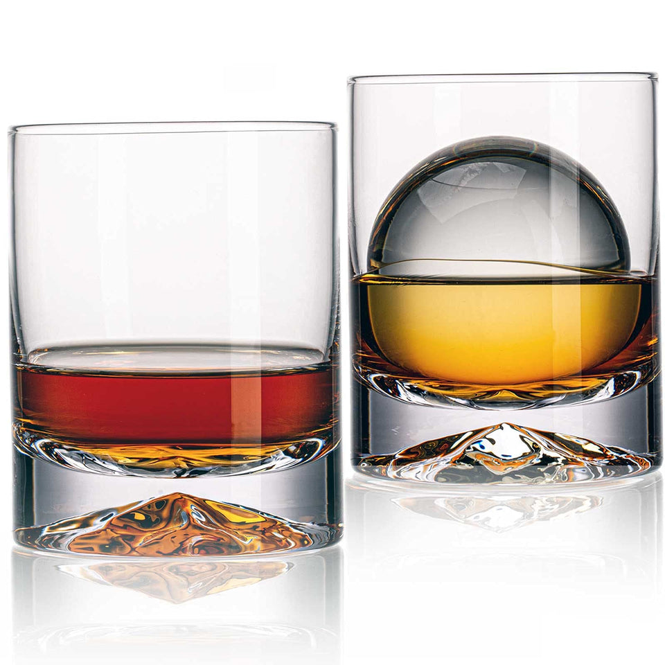 JBHO hand blown crystal double old fashioned glass with base pattern enhances light reflection.