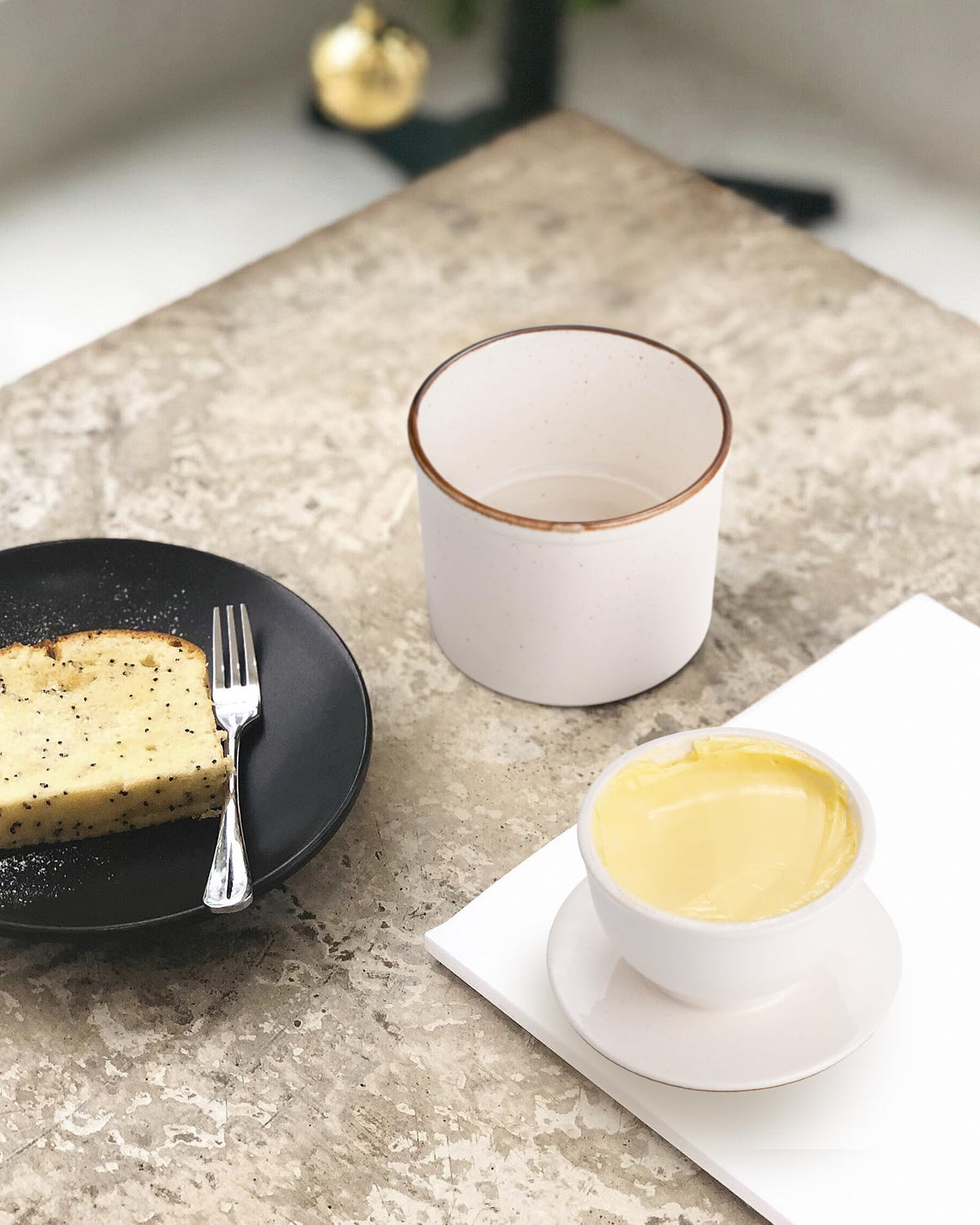 Jersinwei lead-free glaze on butter keeper