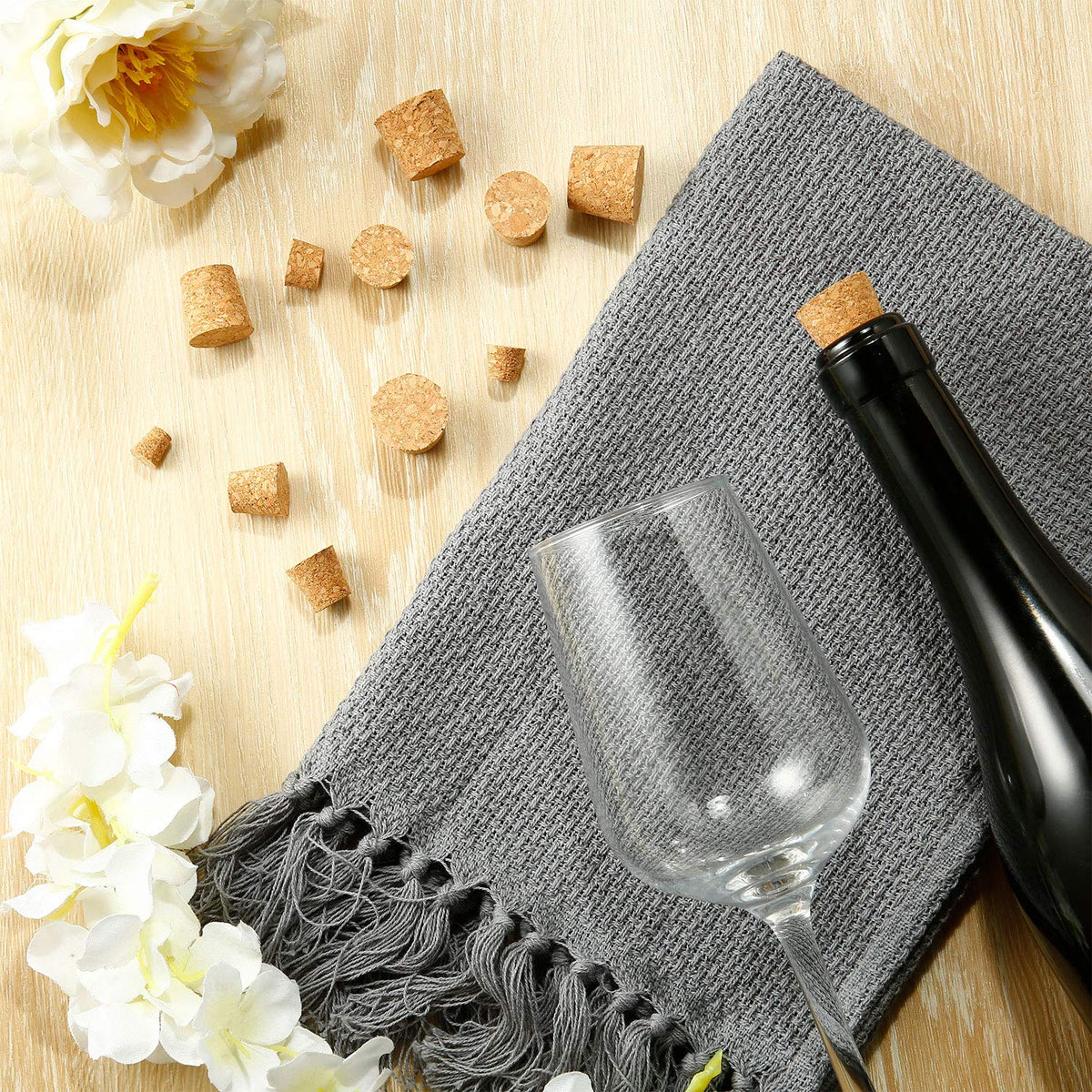 Jetec bottle stoppers fit wine and beverage bottles for versatile sealing.