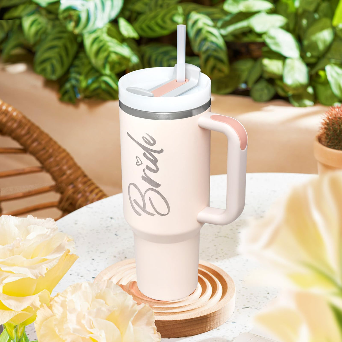 Jetikon Bride 40oz tumbler lid keeps drinks secure on the go