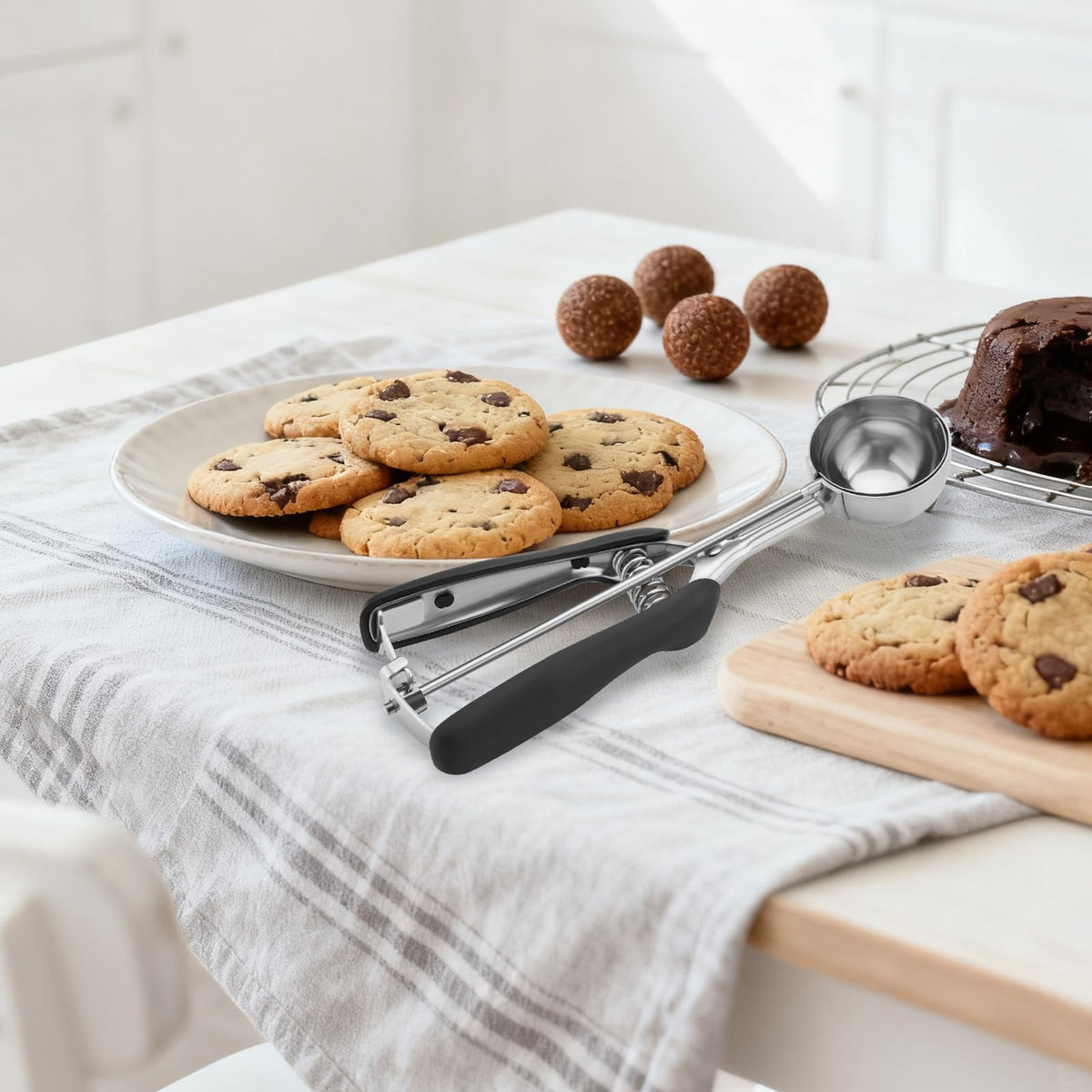 Jetonn cookie scoops stainless steel construction resists rust and staining.