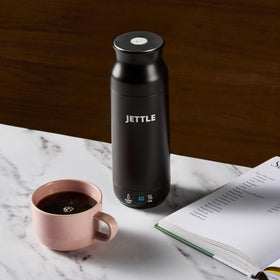 Jettle temperature control with 12 settings enables precise beverage prep