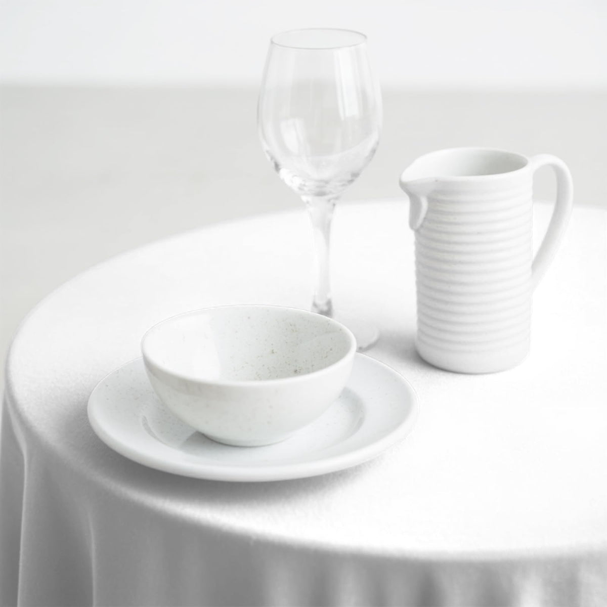 JHDZDHY tablecloth ideal for birthdays, weddings, and festive celebrations.