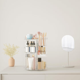 Jiavarry large-capacity makeup brush holder keeps brushes neatly organized.