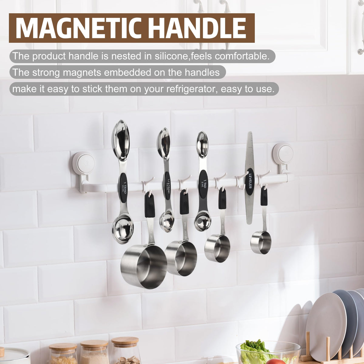 JIEJIE leveler-integrated spoons enable easy, level ingredient portions.