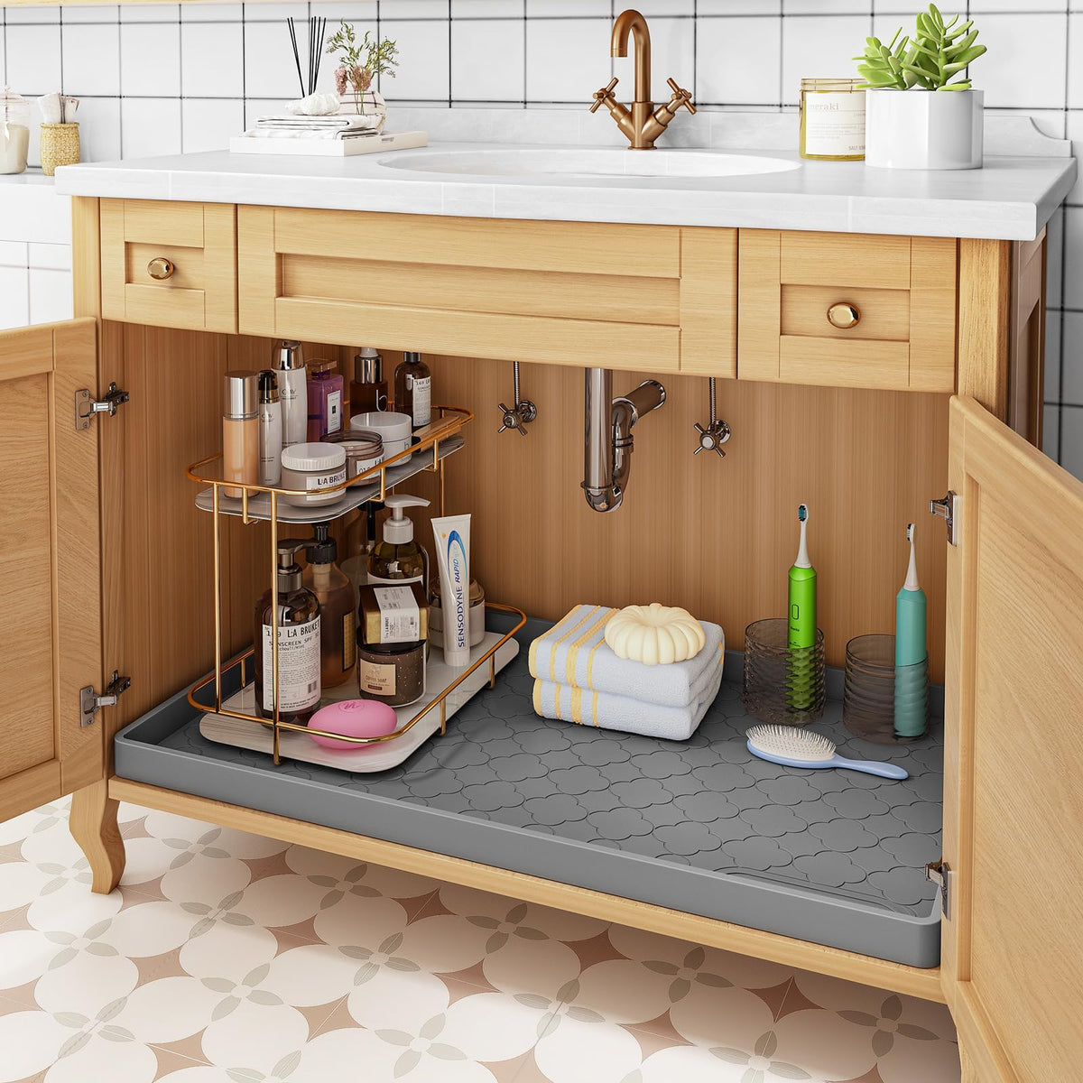Jin&Bao multi-use mat serves as drip tray and storage solution.