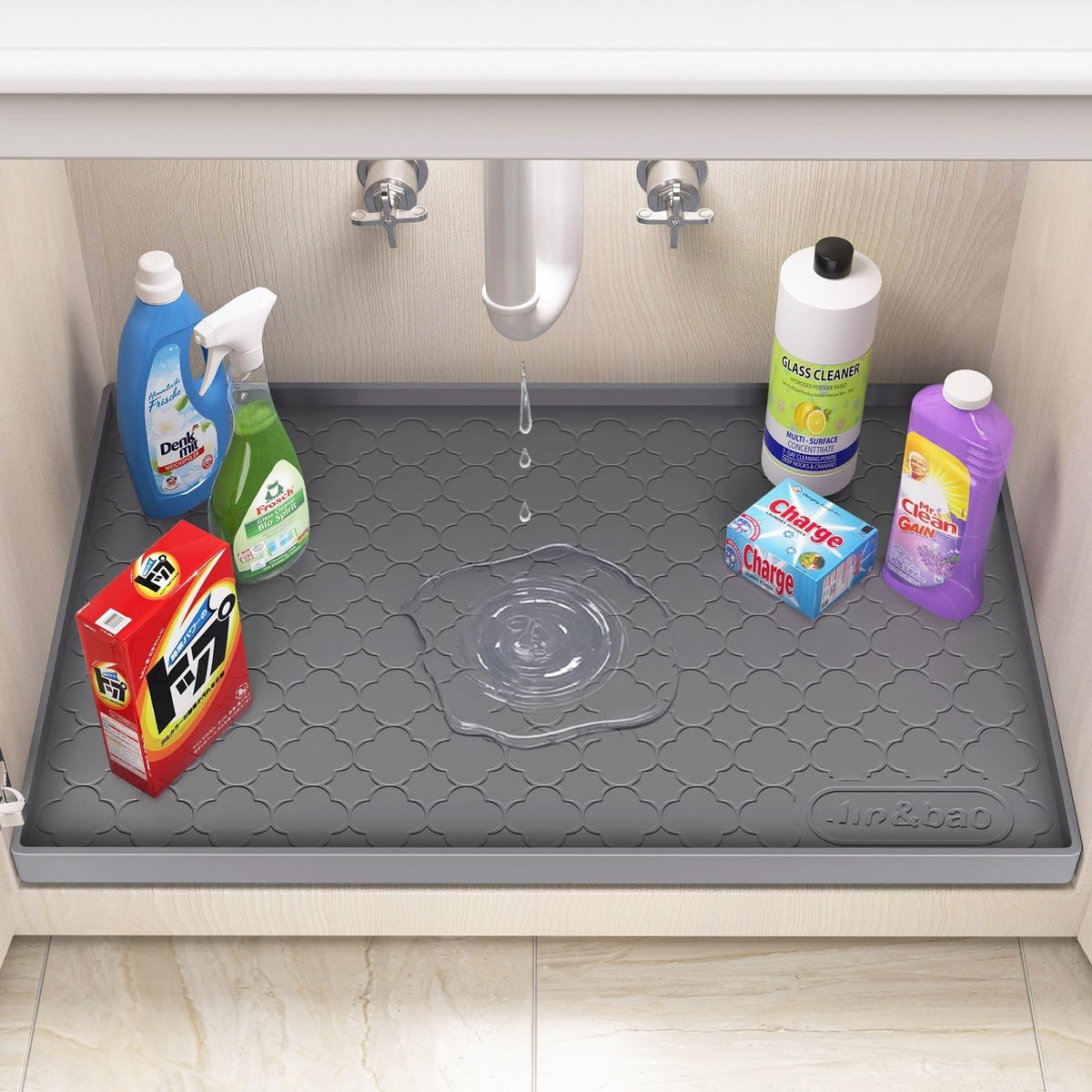 Jin&Bao raised-edge 16mm mat for spill containment.