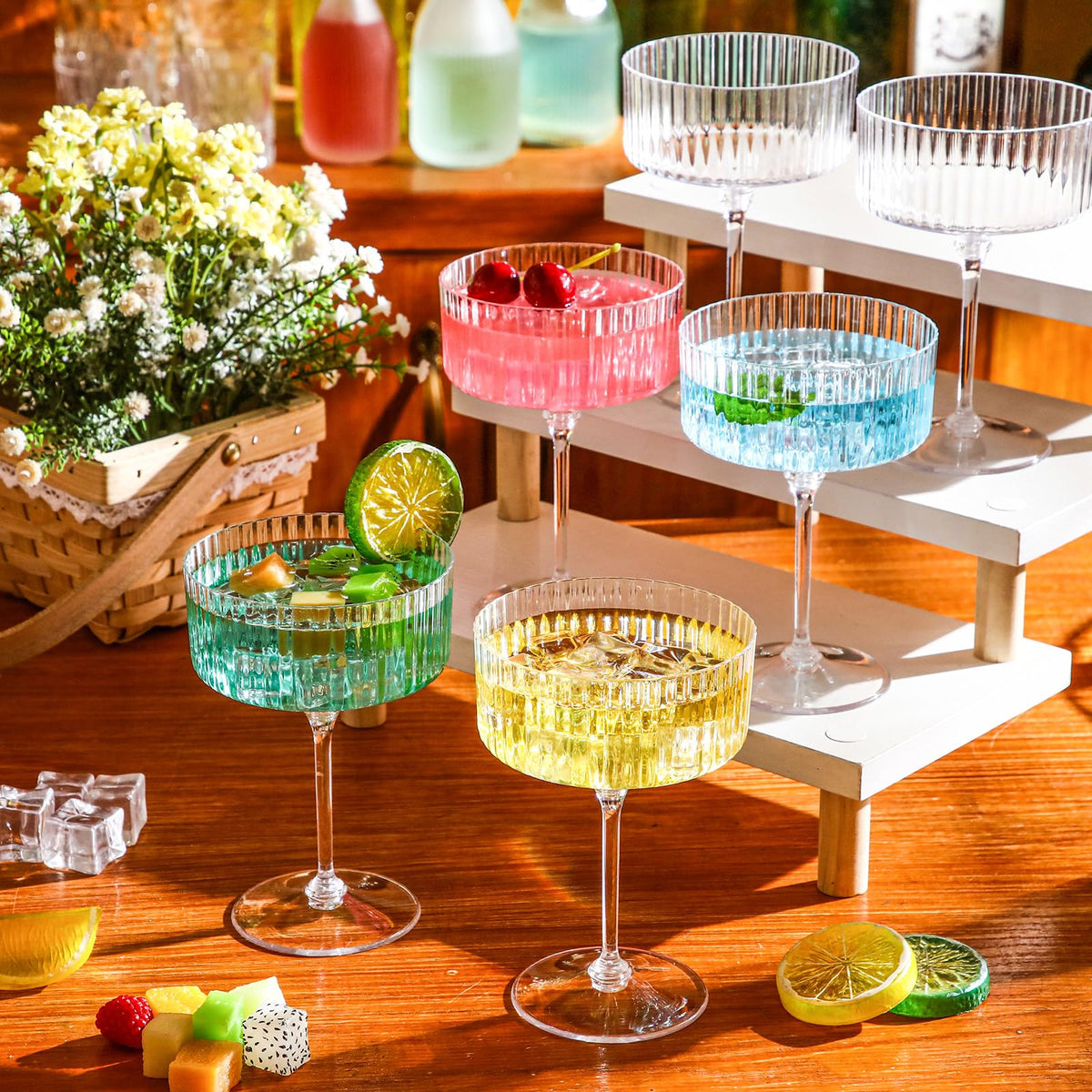 Jingmore detachable ribbed coupe glasses simplify assembly and storage after events.