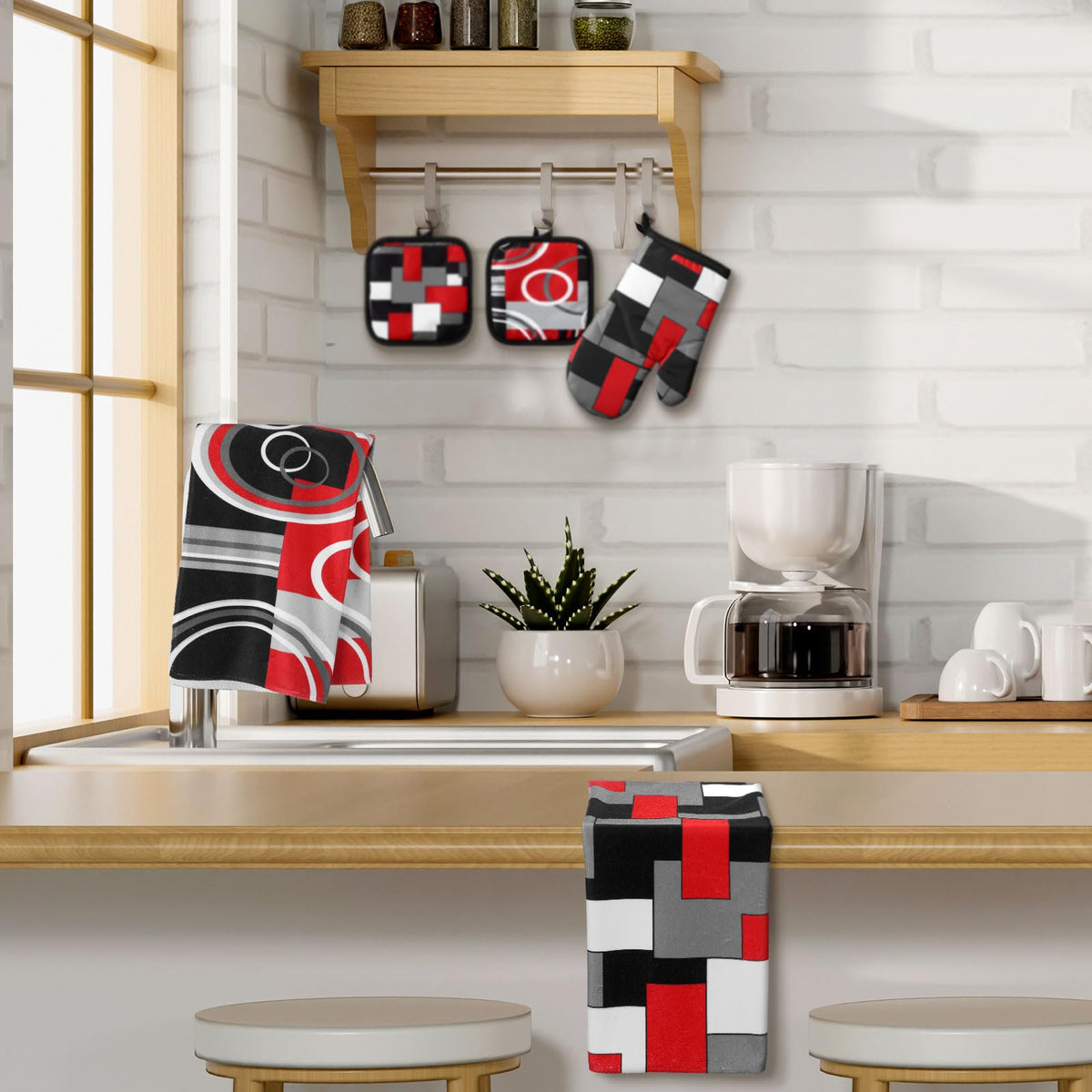 Jingmore geometric kitchen mitts red and black provide heat protection during cooking.