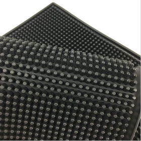 Jinmuxilll easy-clean rubber mat for quick rinse.
