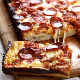 Jisculo 10x14x2.5-inch pan ideal for thick, airy Detroit-style pizza.