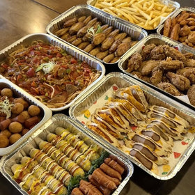 JIUMO lids-on foil pans with side view, ideal for prep and transport.