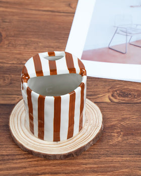JMCRATE striped mug brings cheerful, eye-catching style to kitchen, dining, or office drinkware