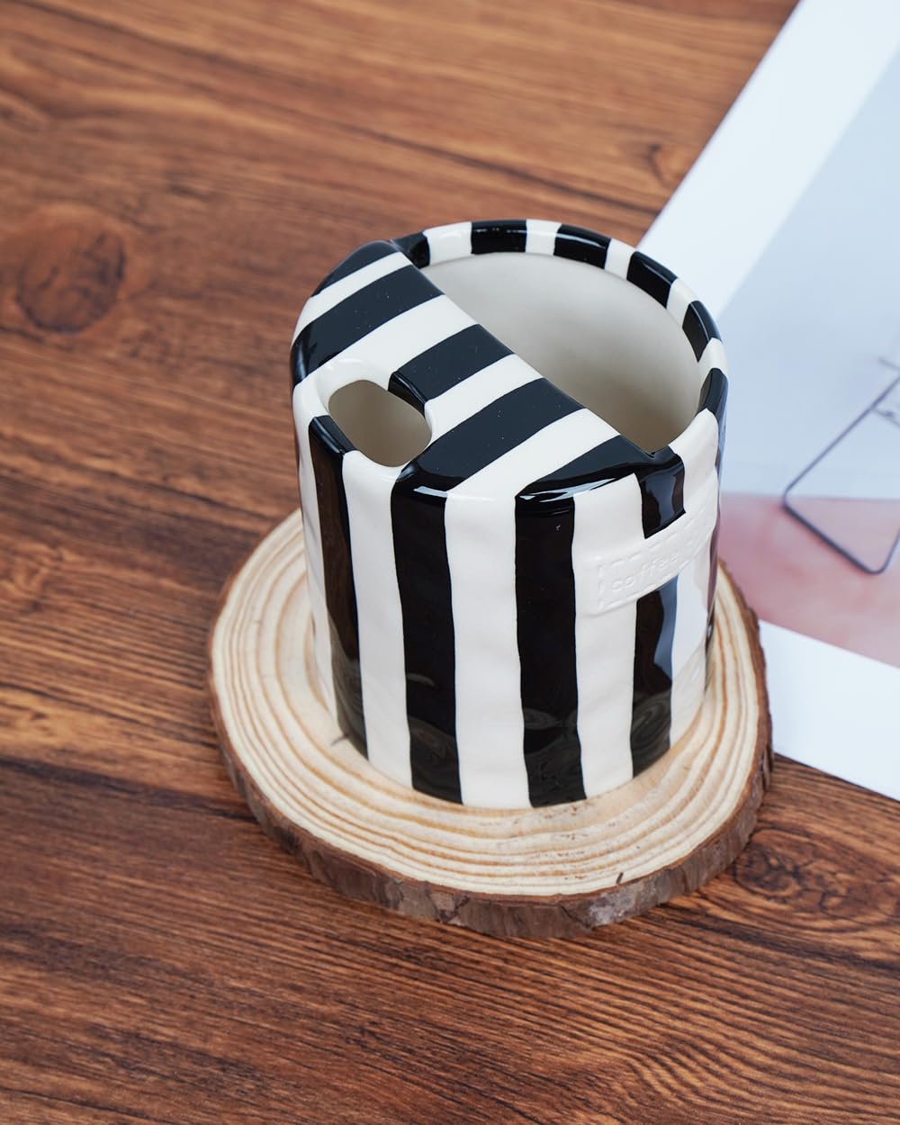 JMCRATE divided interior; organized sipping with space to separate cream, tea, or honey