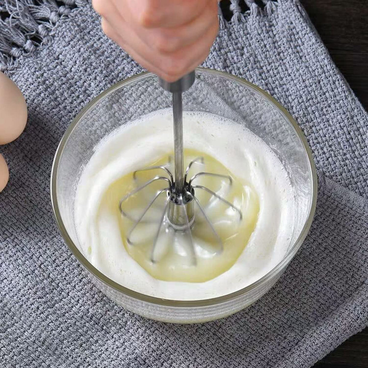 Jninexiu semi-automatic whisk stored by hanging for space-saving.
