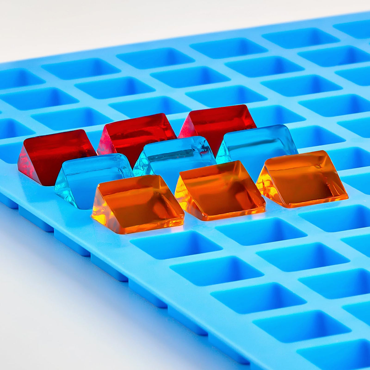 JOERSH molds withstand -40°F to 446°F, suitable for ovens and freezers.