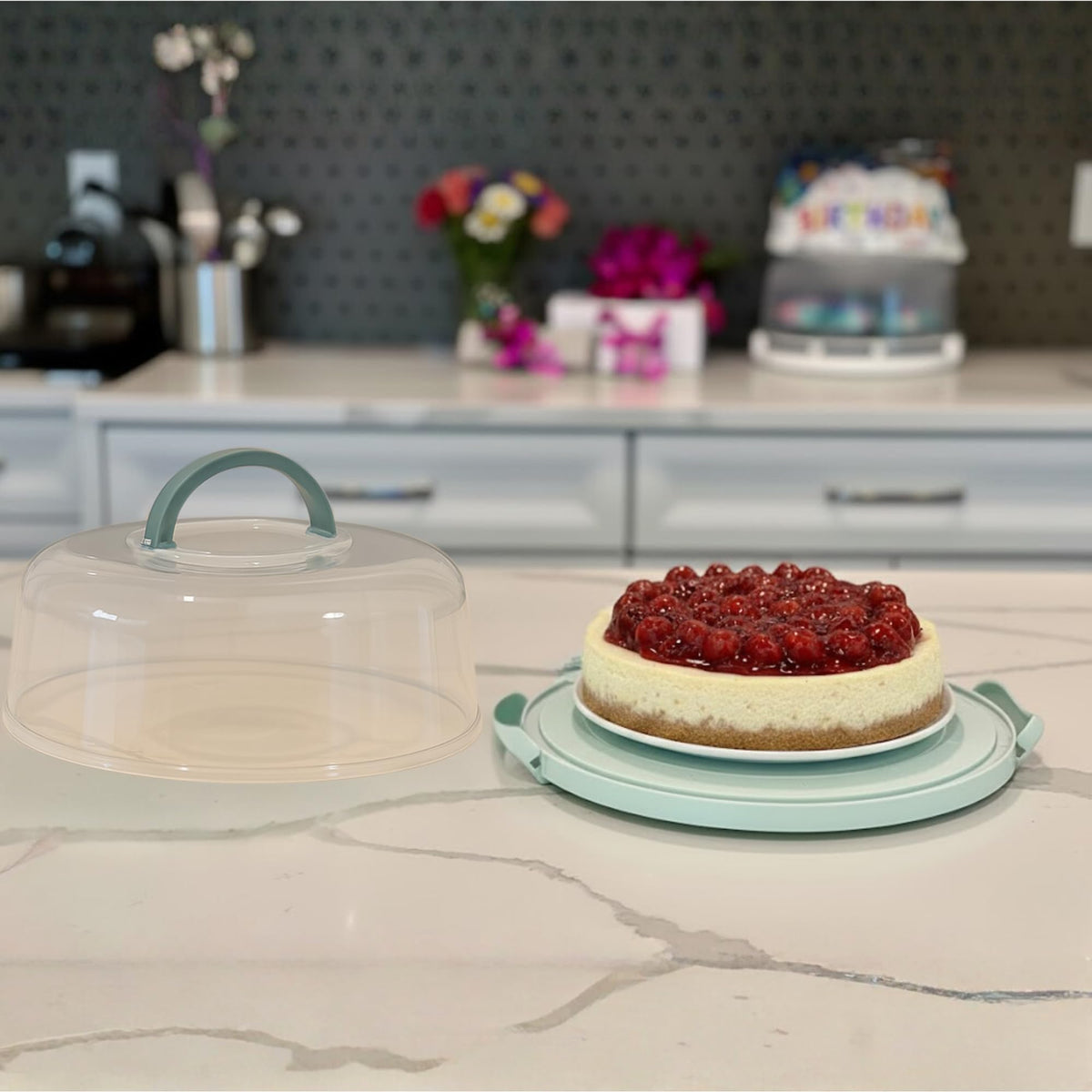 JOEY'Z fits-10x4-5 design accommodates pies and cheesecakes securely