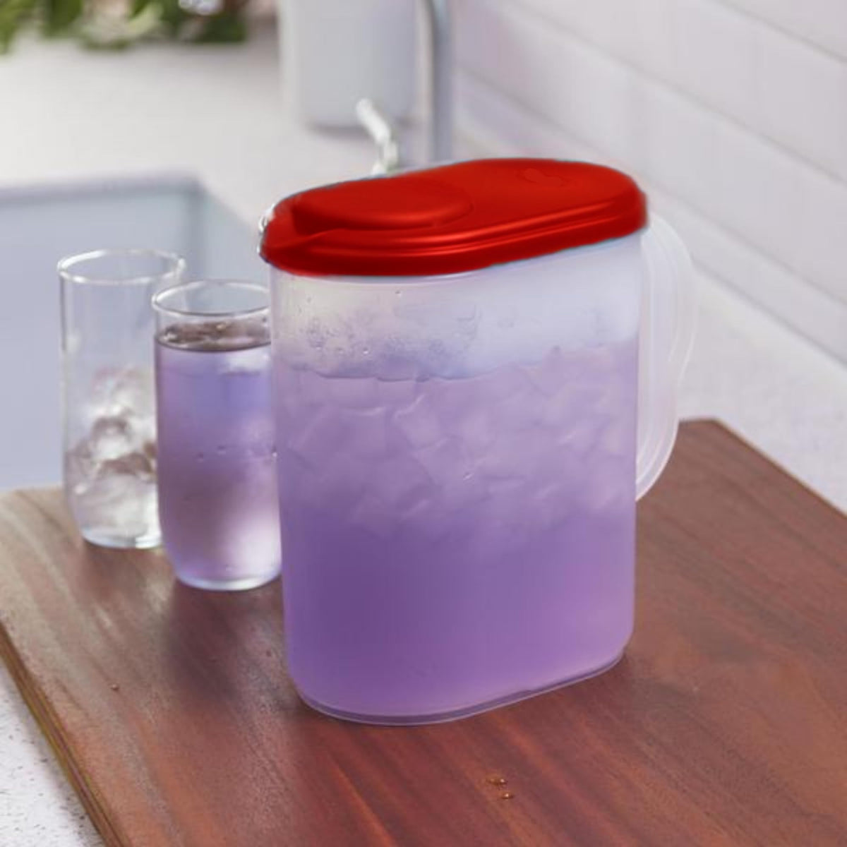 JOEY'Z slim fridge-door design saves space while keeping 1-gallon pitcher accessible.