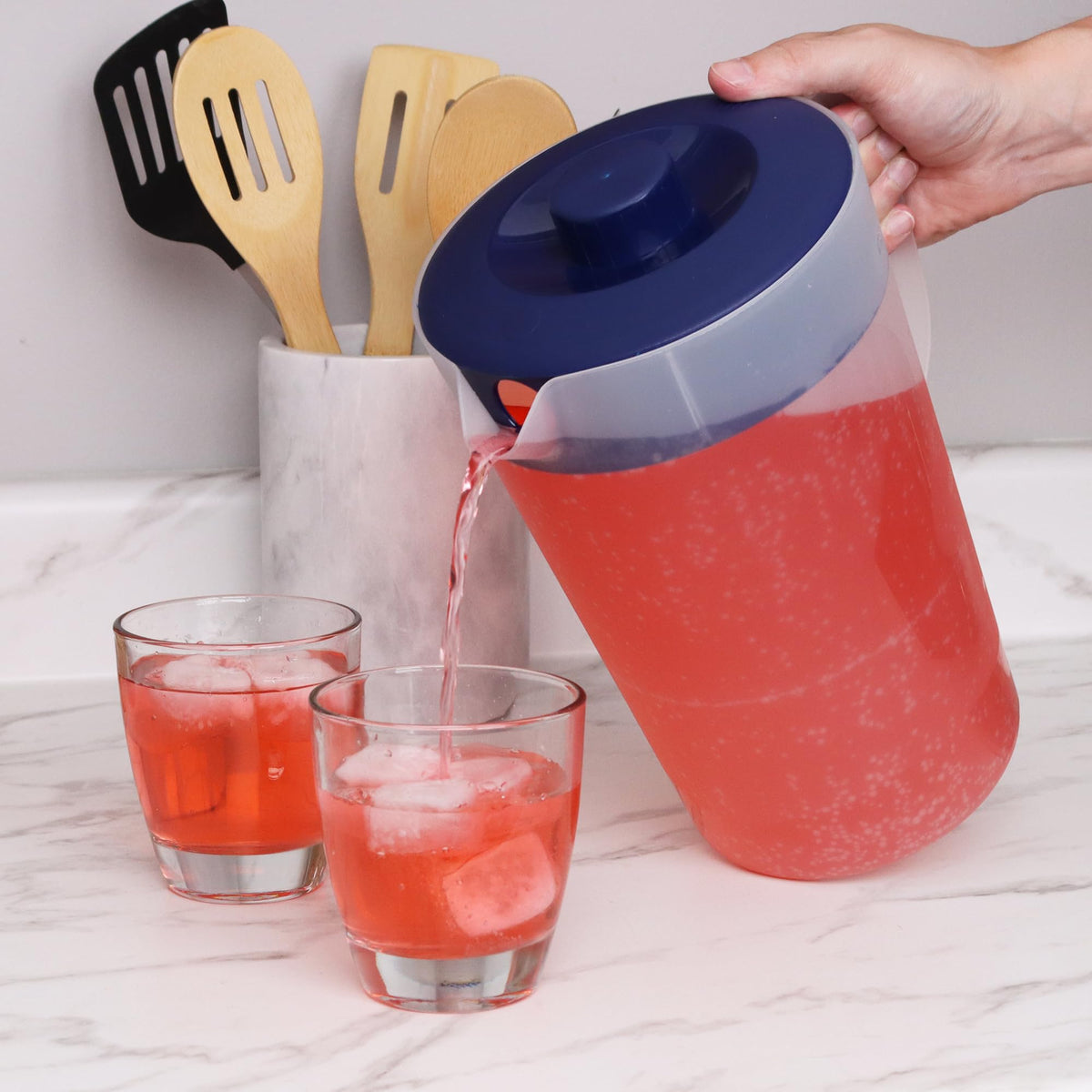 Pivot-top spout on JOEY'Z pitcher for smooth, controlled pouring