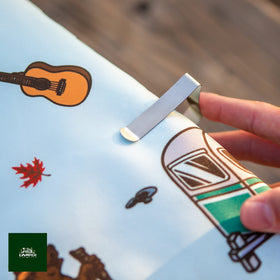 Jolly Camper includes six stainless steel clips to secure the cloth outdoors.
