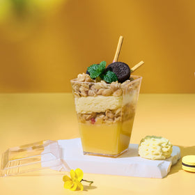 JOLLY CHEF durable clear plastic cups resist scratches and breakage.