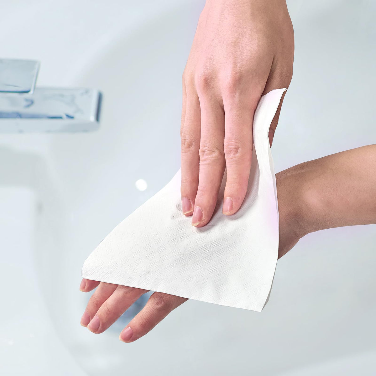 JollyPack disposable dinner napkins ideal for weddings and parties