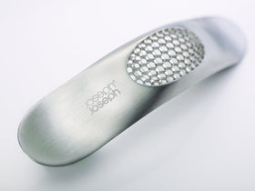 Joseph Joseph dishwasher-safe design for easy cleanup.