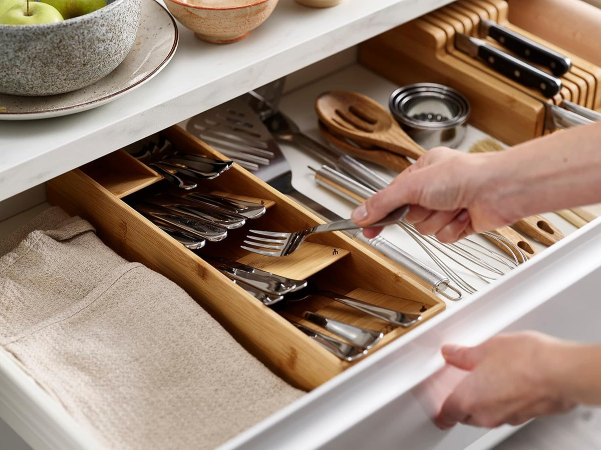 Joseph Joseph DrawerStore non-slip feet keep tray stable in drawers.