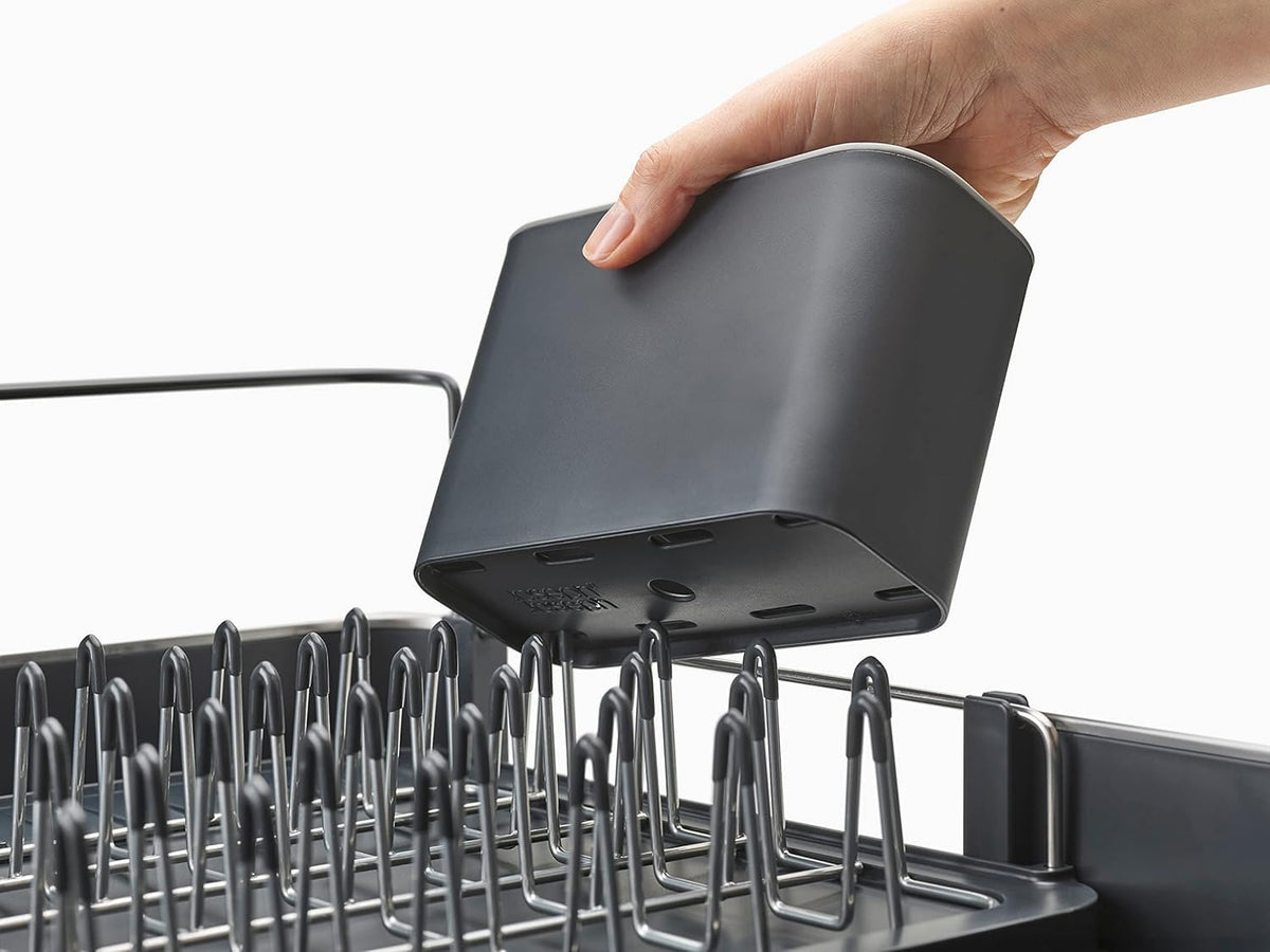 Joseph Joseph dual-part configuration extending to fit larger loads.