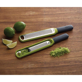Joseph Joseph Handi-Zest zesting citrus for cocktails and desserts