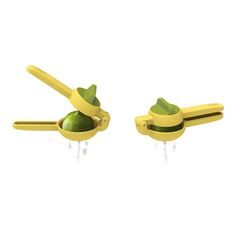 JuiceMax easy-squeeze handles in action for comfortable pressing.
