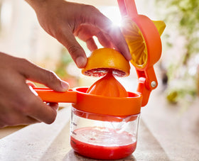 Non-slip base of the JuiceMax Plus keeps it stable on the counter