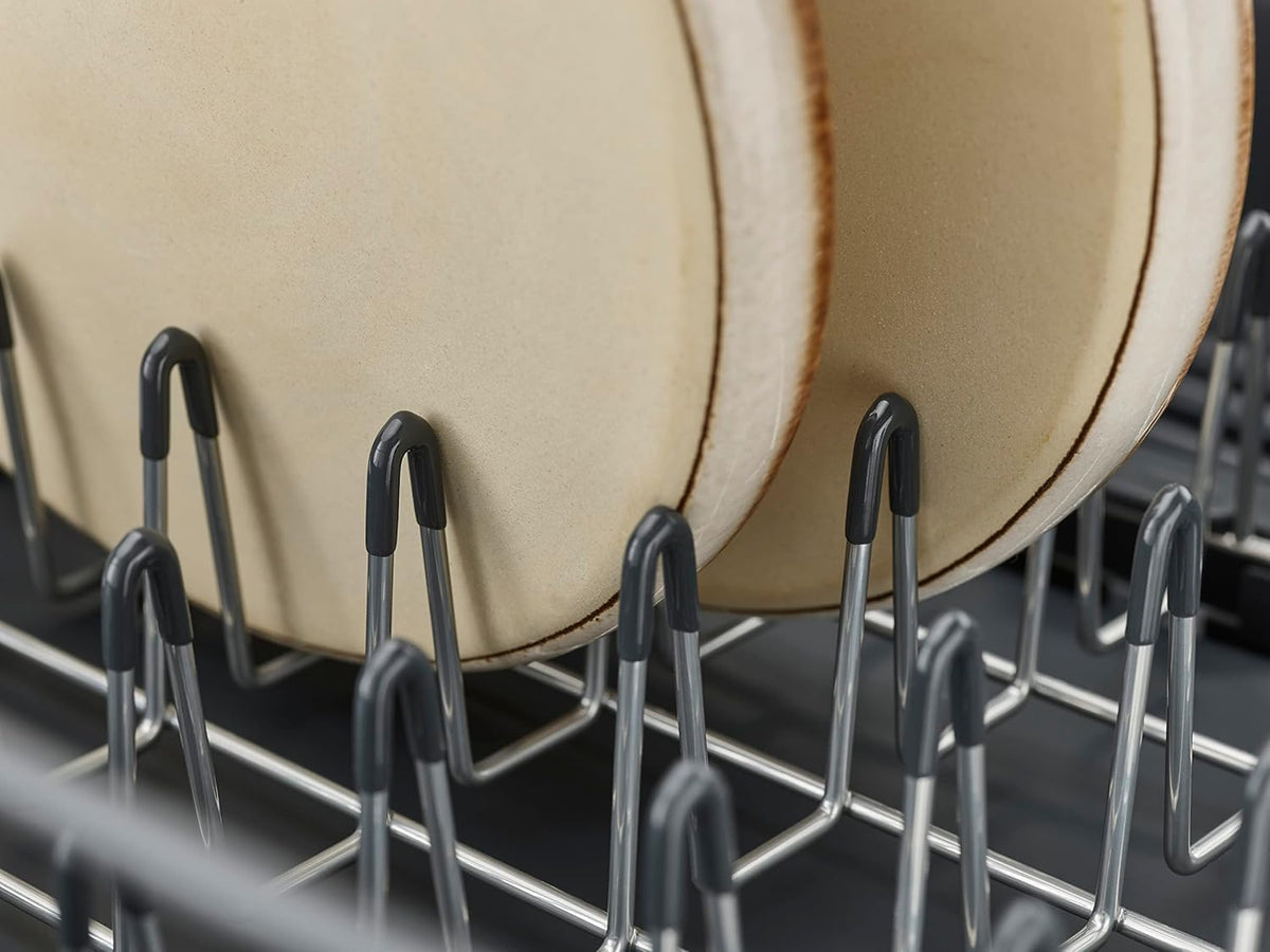 Joseph Joseph movable cutlery drainer positioned for convenience.