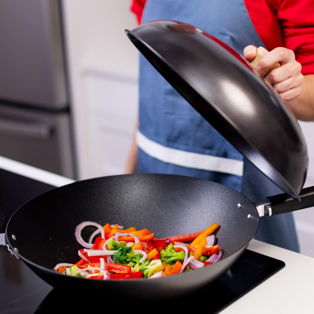 Joyce Chen lid designed to fit 14-inch wok and 13.5-inch diameter