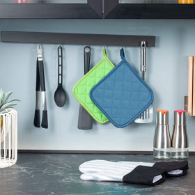 Joyhalo sturdy pads help maneuver heavy cast-iron pots safely.