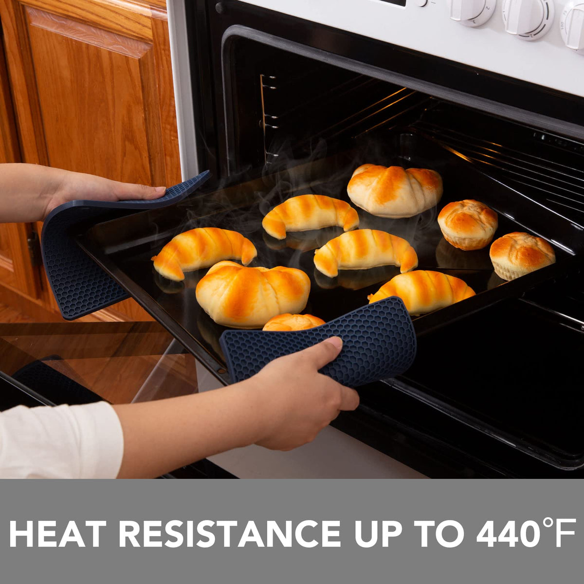 Joyhalo corner-hole design allows easy hanging storage after cooking.