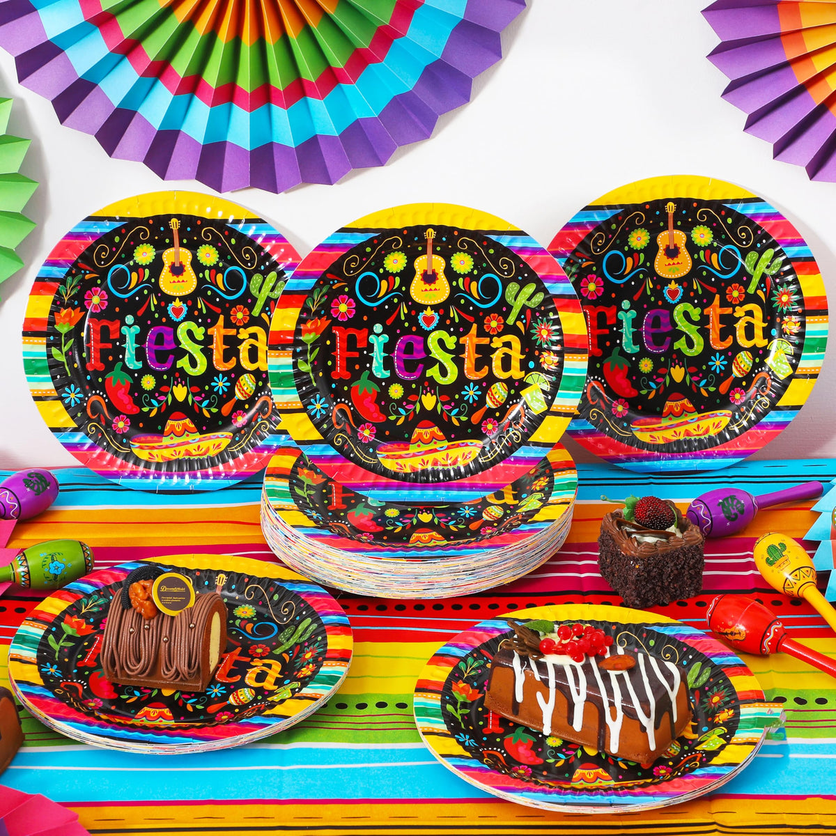 JOYIN durable paper plates with friendly materials for simple celebrations.