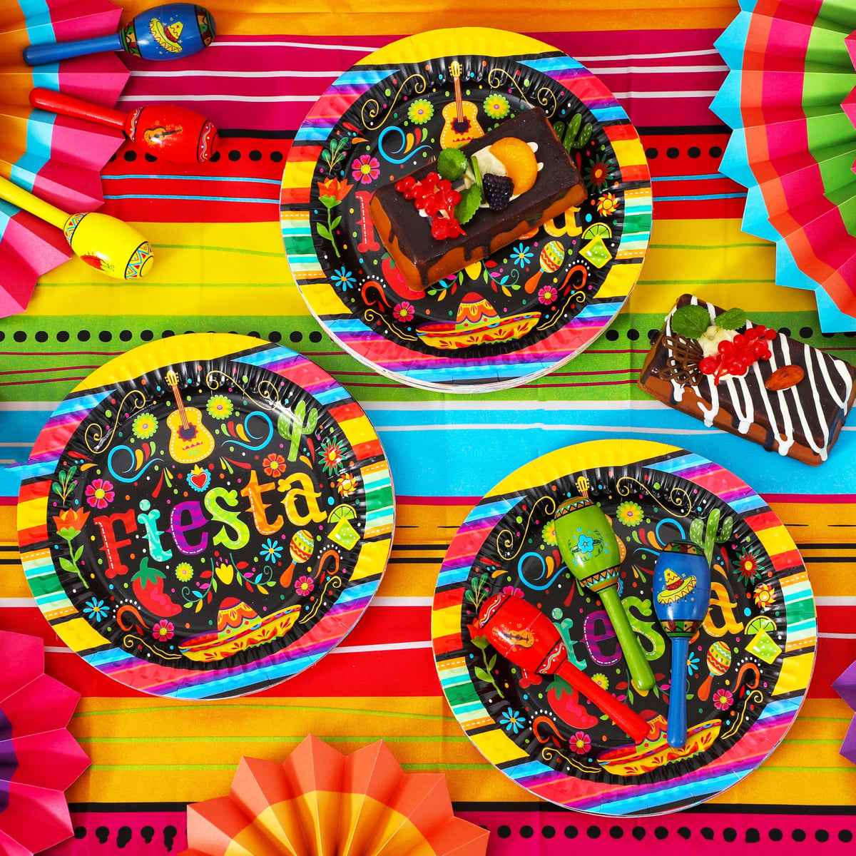 JOYIN party plates with vibrant patterns to elevate festive decorations.