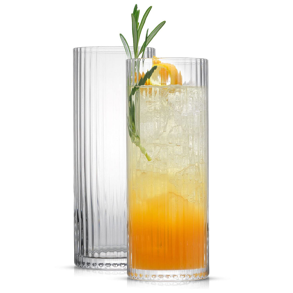 JoyJolt Elle cocktail-ready setup showcases versatile use from gin to juice.