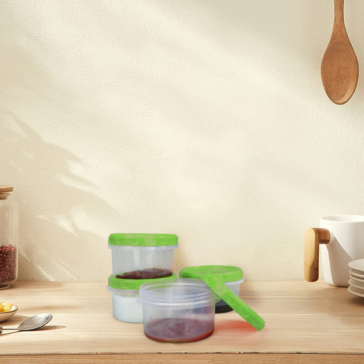 Jucaifu freezer-safe jars help keep frozen foods fresh and ready.