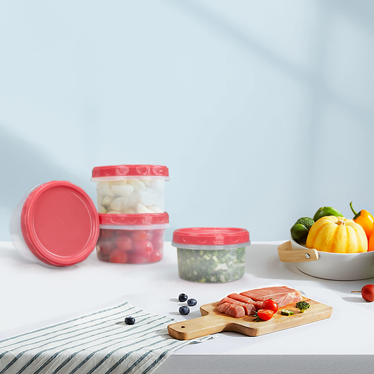 Jucaifu 8oz container ready for lunchtime on the go.