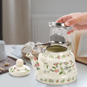 Jucoan enamel kettle features a thick heat-resistant handle for safe pouring.