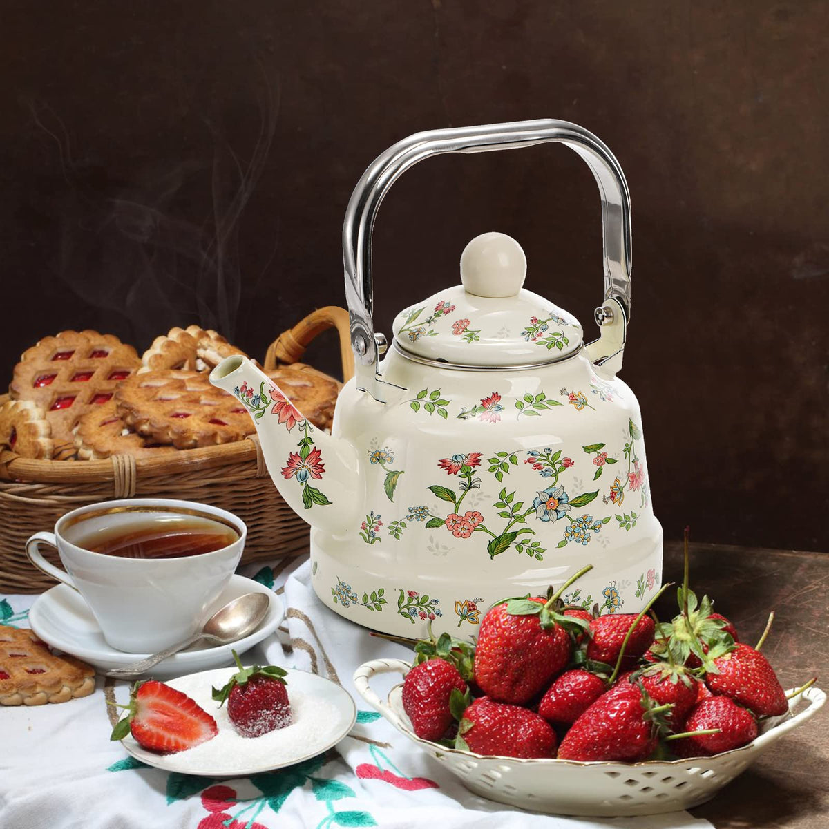 Jucoan not-whistling kettle with lid design supports careful pouring.