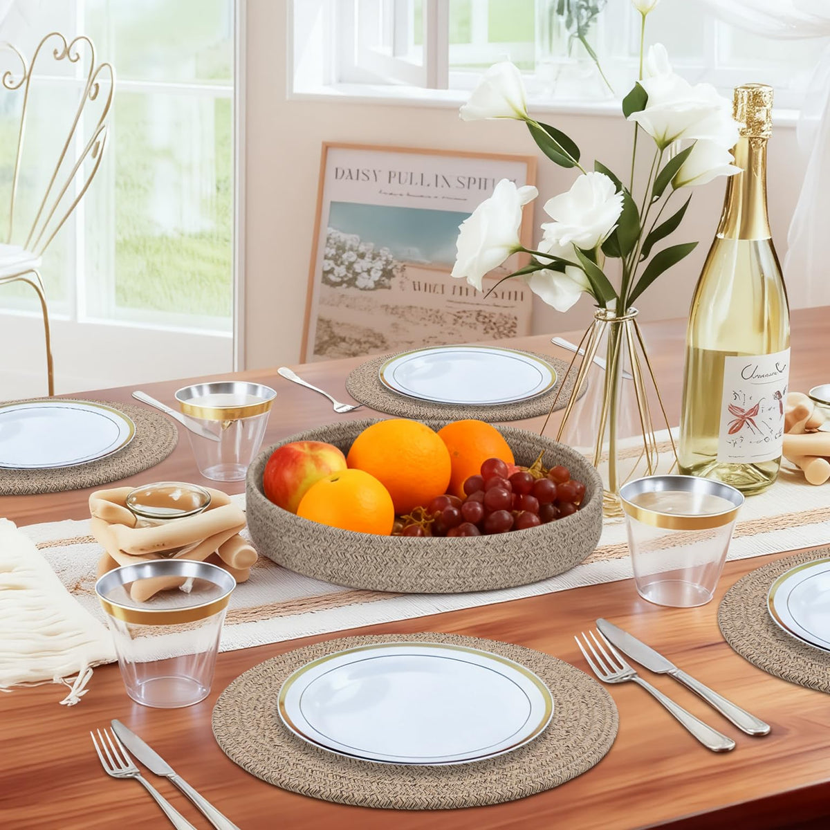 Jukercici heat-resistant placemats protecting tabletops during meals.