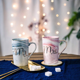 Jumway pink Mrs mug with gold lettering for bridal coffee moments