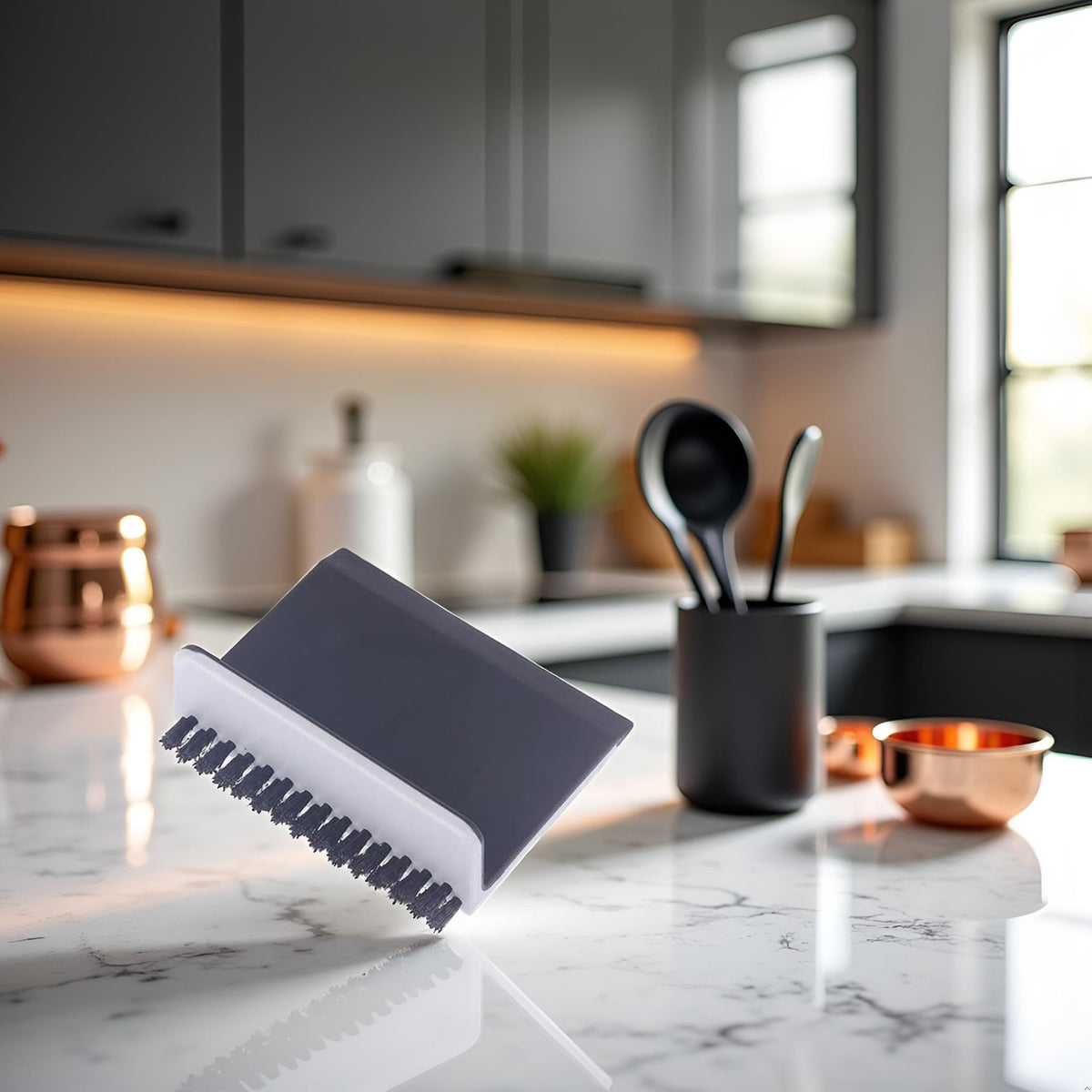 Juroicessry squeegee for countertops removes water quickly after prep