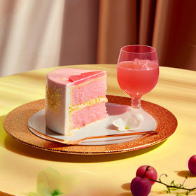 Just Shimmer elegant backdrop enhances centerpieces and table decor