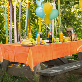 Just Shimmer two-piece set provides durable disposable protection for tables
